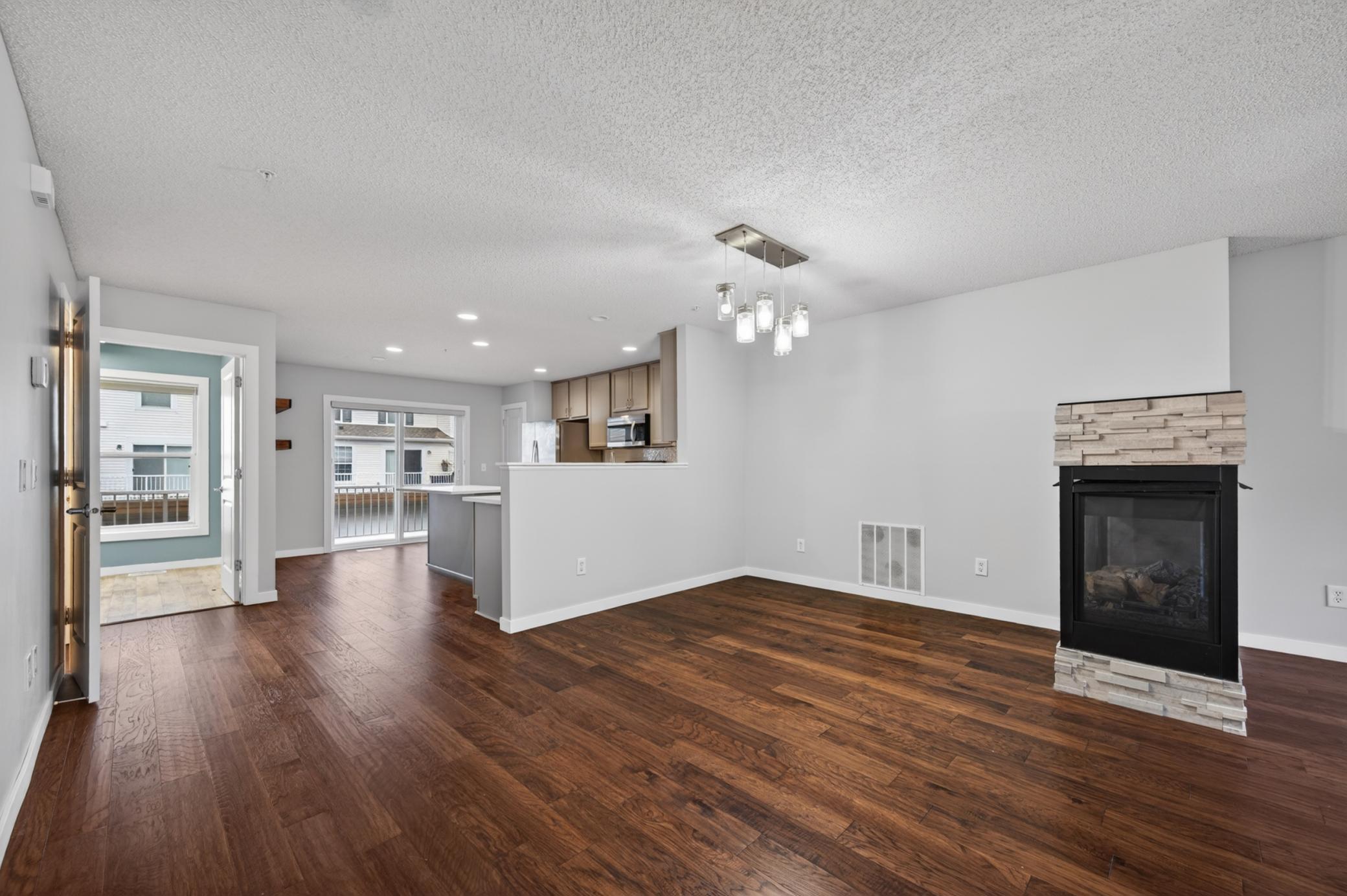 900 Ledgestone Drive