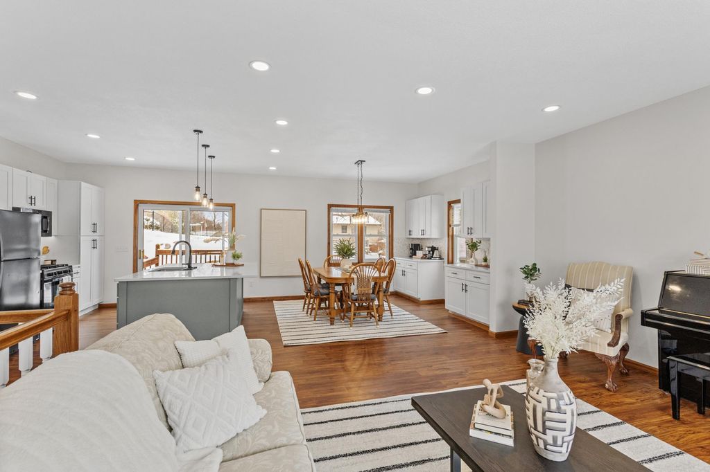 Photo of 1113 Emerson Court, Burnsville, MN 55337 (MLS # 7025433)