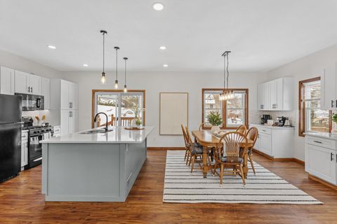 1113 Emerson Court Burnsville MN 55337