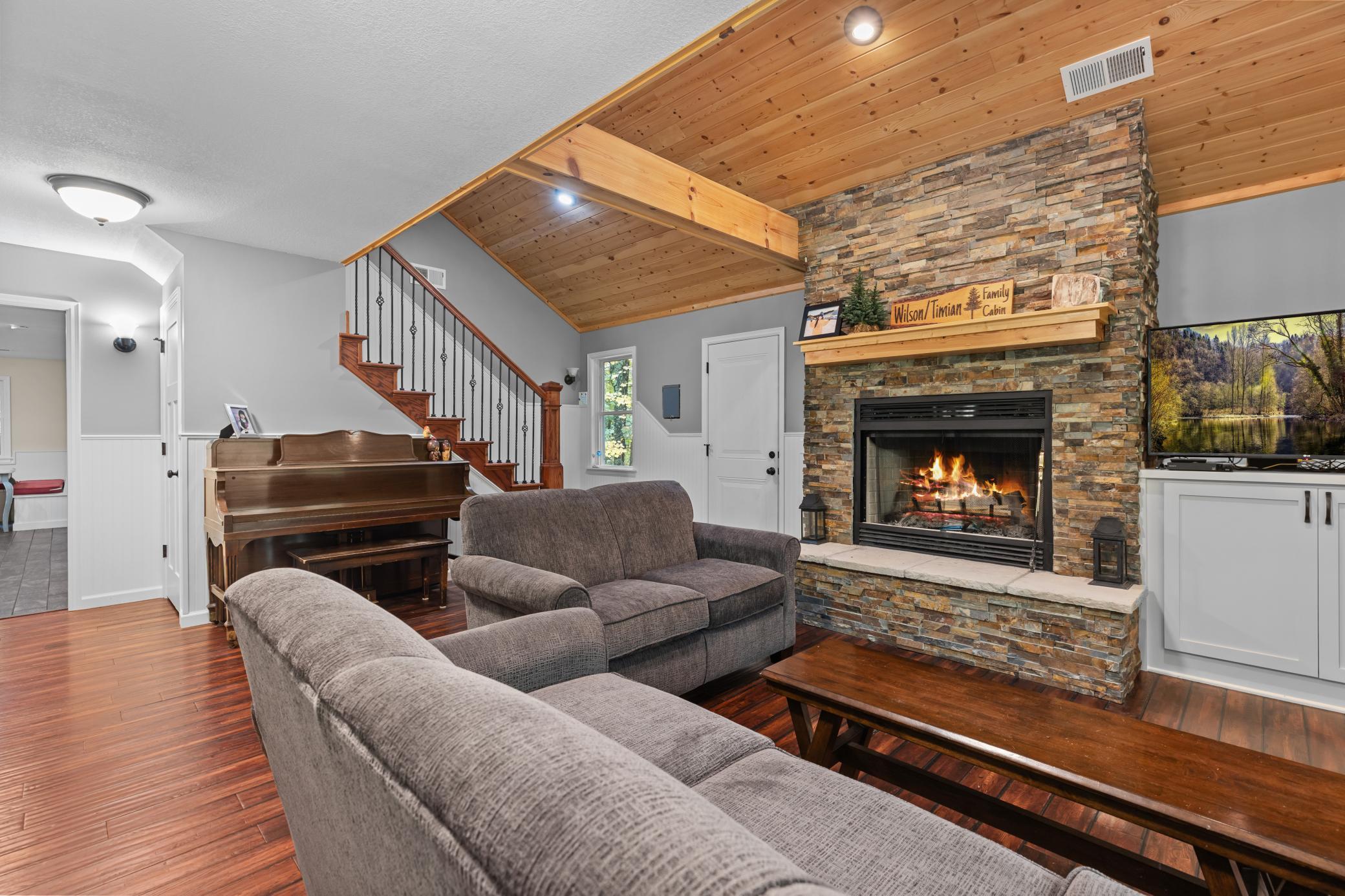 27499 W Twin Lake Drive