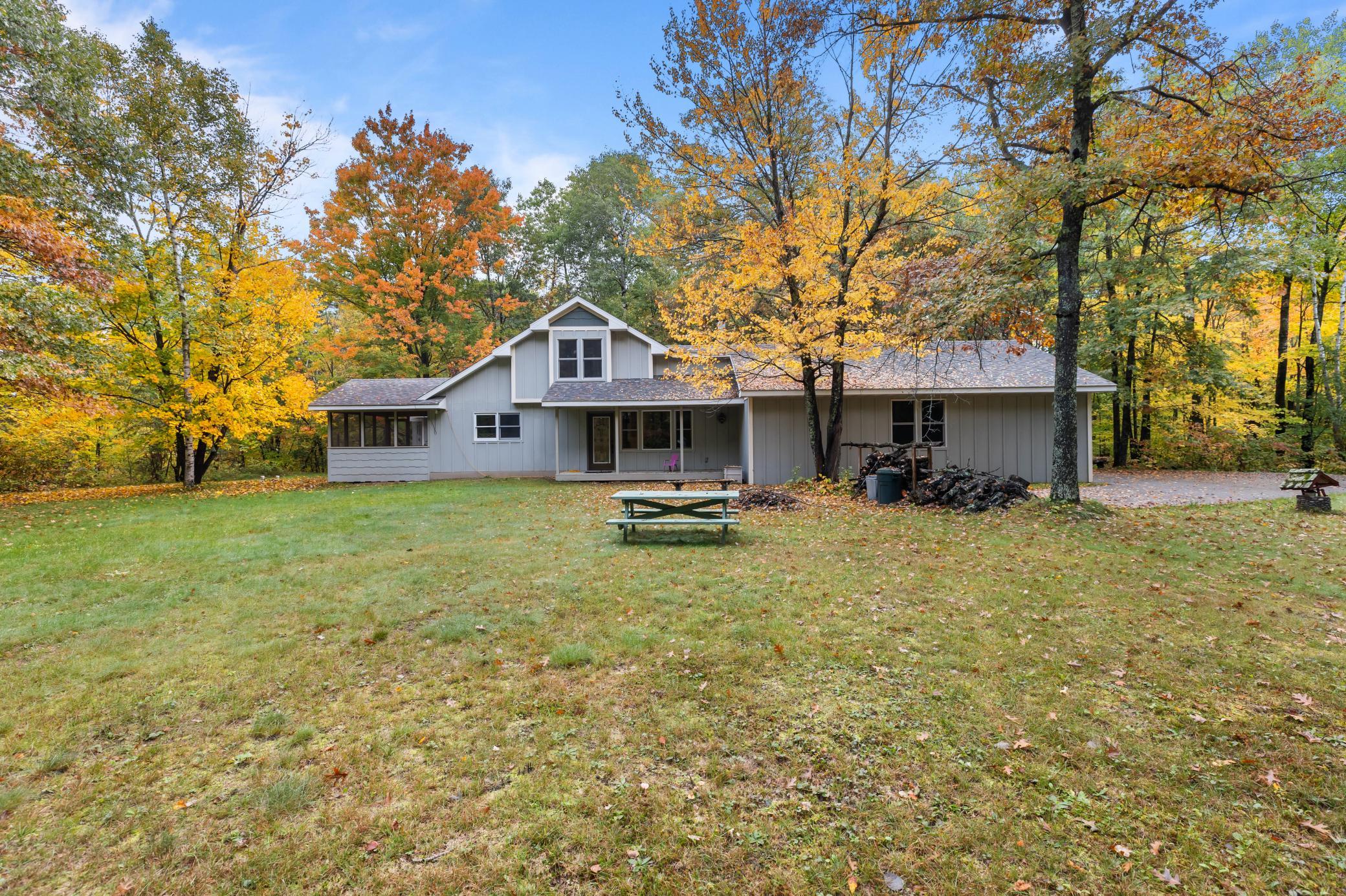27499 W Twin Lake Drive