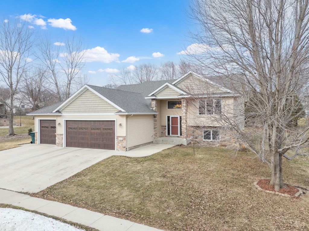 Photo of 2359 Scenic Point Drive SW, Rochester, MN 55902 (MLS # 7039566)