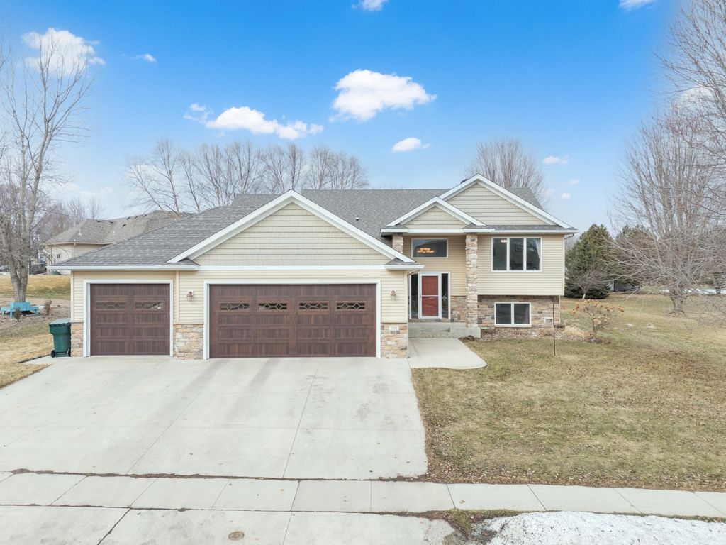 Photo of 2359 Scenic Point Drive SW, Rochester, MN 55902 (MLS # 7039566)
