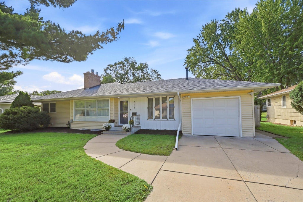 Photo of 6915 W 23rd Street, Saint Louis Park, MN 55426 (MLS # 7151093)