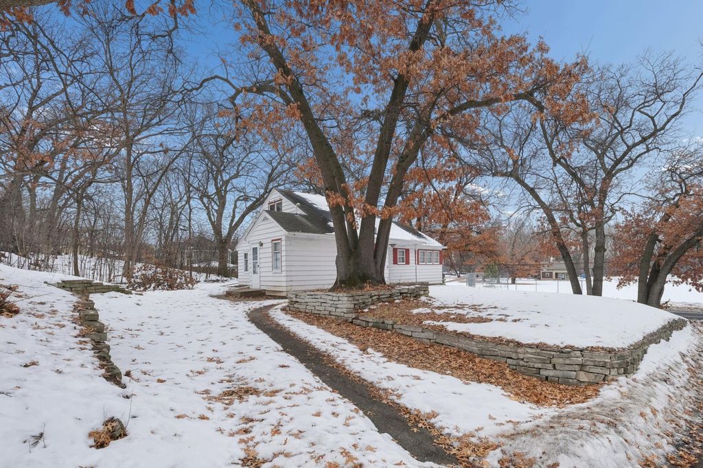 Photo of 4500 Parkside Lane, Edina, MN 55436 (MLS # 7018754)