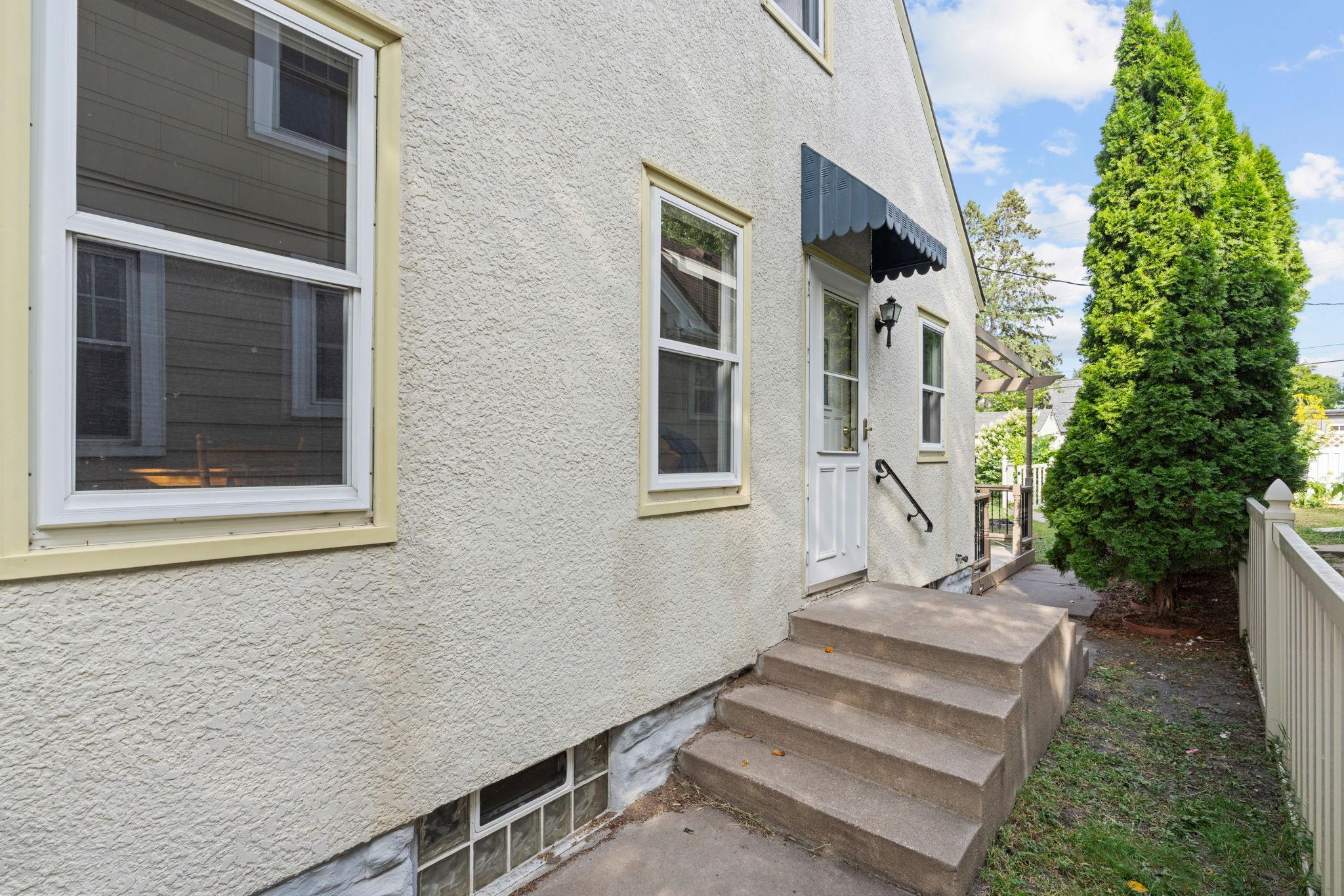 2627 Mckinley Street NE