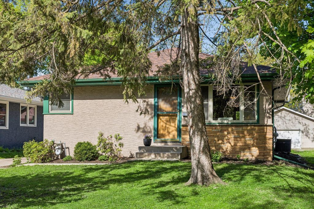 Photo of 1901 Malvern Street, Roseville, MN 55113 (MLS # 7042690)