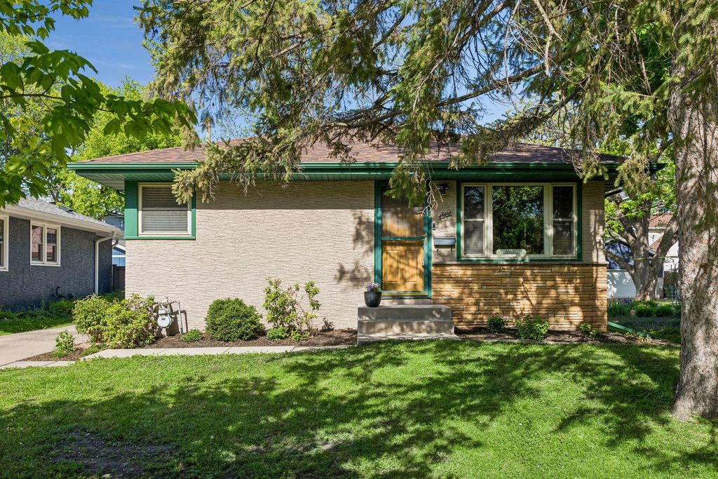 Photo of 1901 Malvern Street, Roseville, MN 55113 (MLS # 7042690)