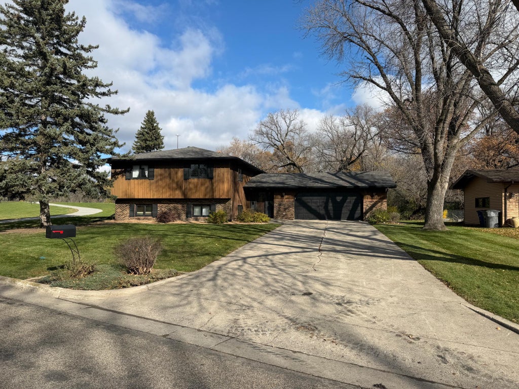 Photo of 3008 Rivershore Drive, Moorhead, MN 56560 (MLS # 7166407)