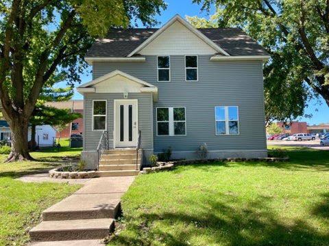 Photo of 104 S Park Avenue, Springfield, MN 56087 (MLS # 7146887)