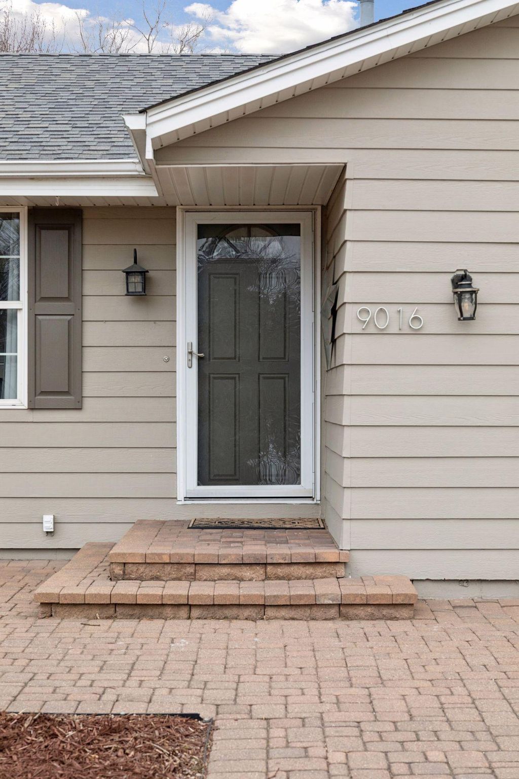 Photo of 9016 66th Avenue N, Brooklyn Park, MN 55428 (MLS # 7013916)