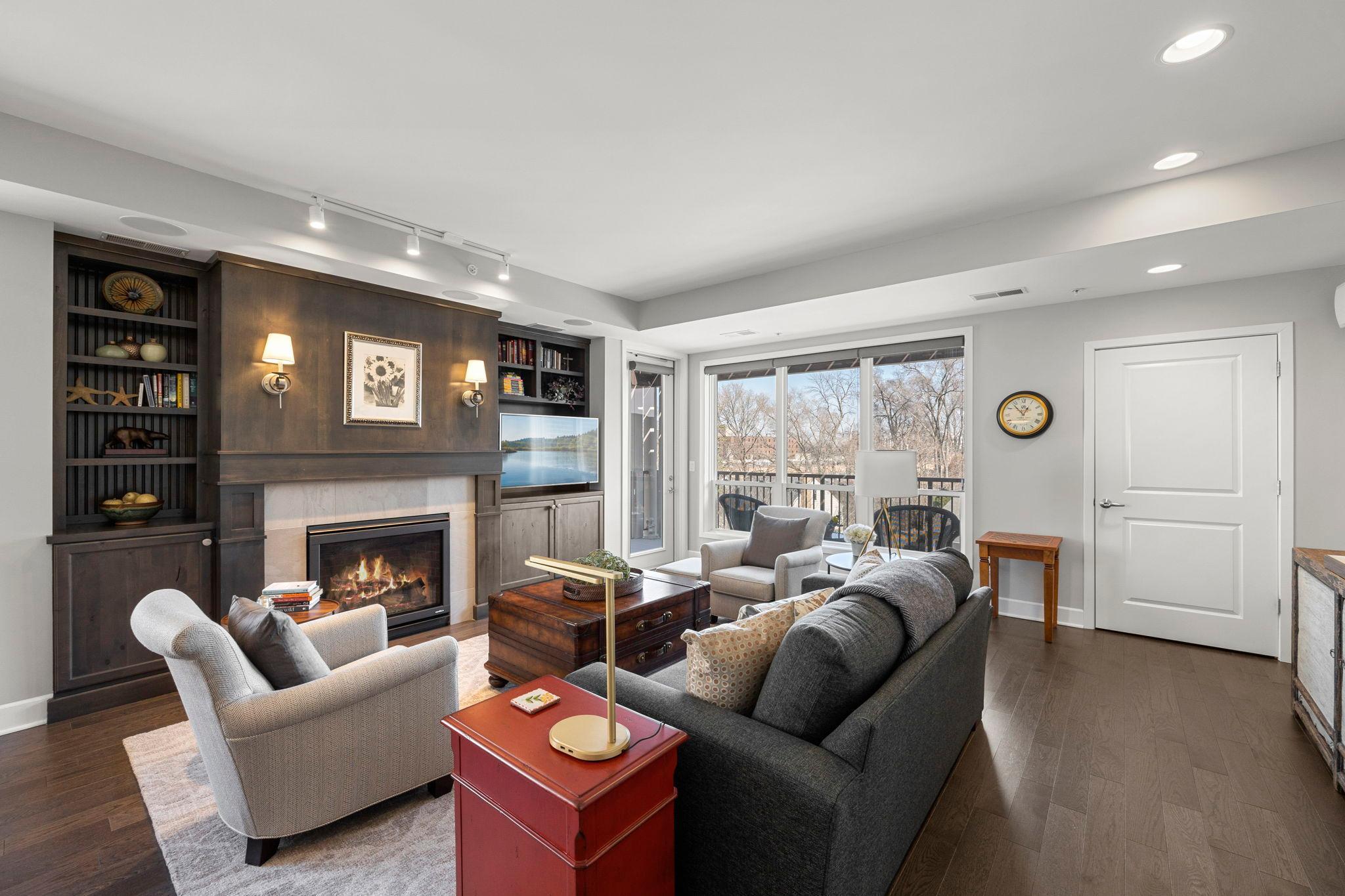 3980 Wooddale Avenue S 302