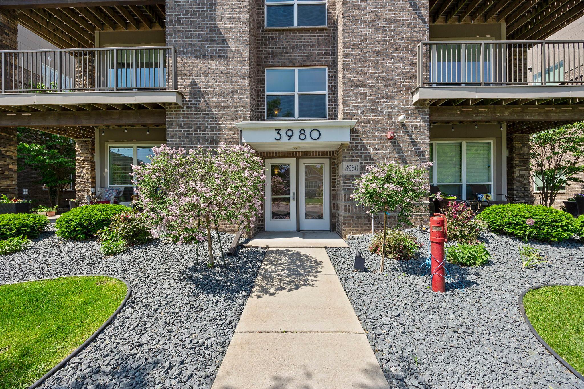3980 Wooddale Avenue S 302