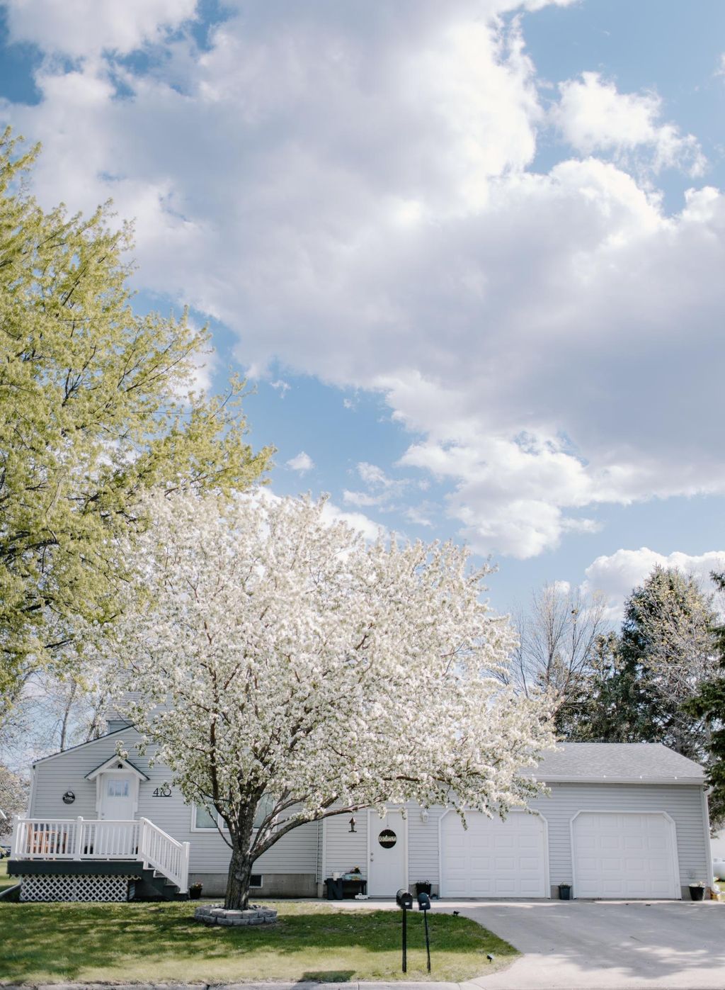 Photo of 410 2nd Street NE, Hankinson, ND 58041 (MLS # 7032086)