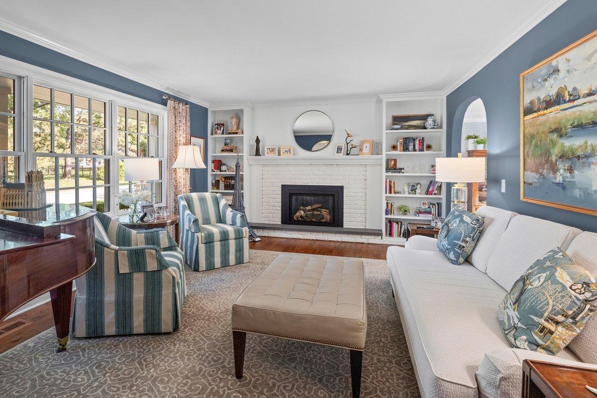 4801 Larkspur Lane