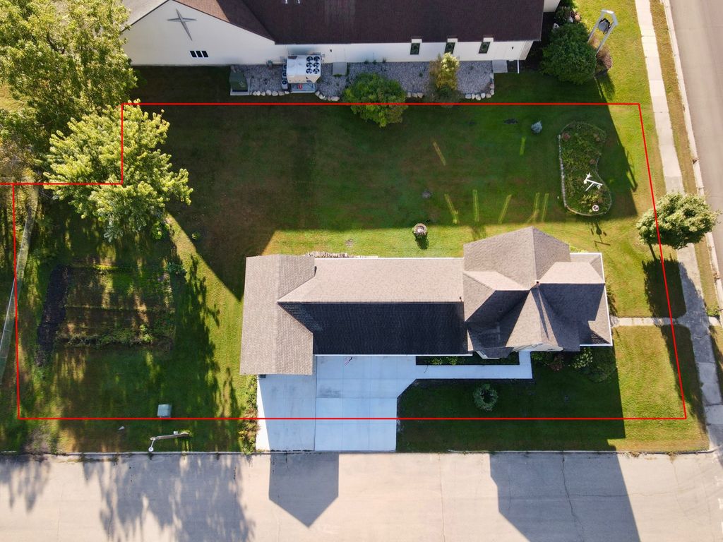 Photo of 701 Douglas Avenue, Henning, MN 56551 (MLS # 7054990)