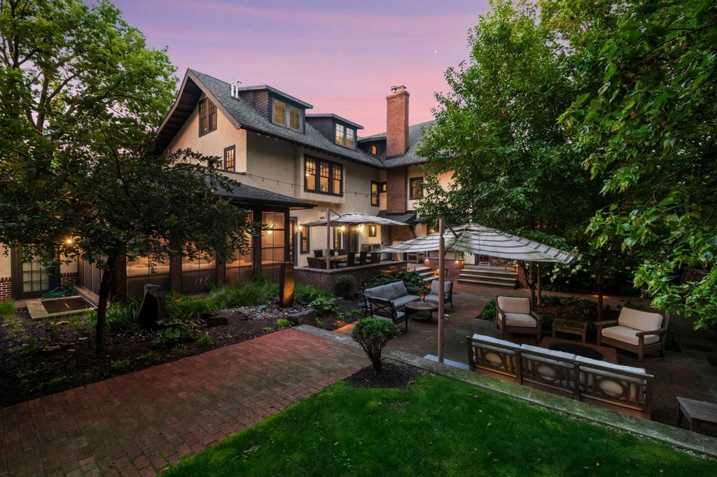 Photo of 2204 W Lake Of The Isles Parkway, Minneapolis, MN 55405 (MLS # 7061965)