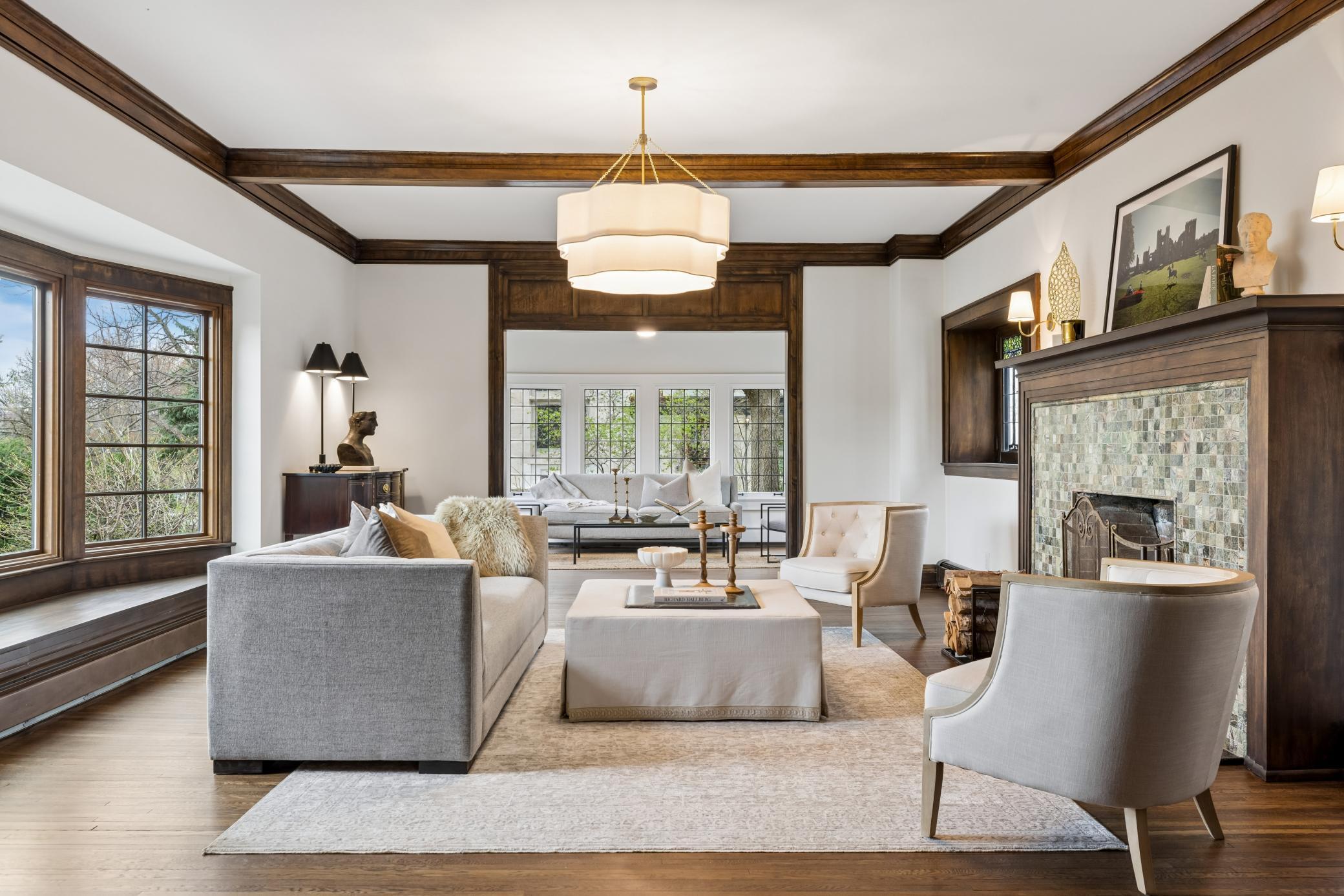 2204 W Lake Of The Isles Parkway