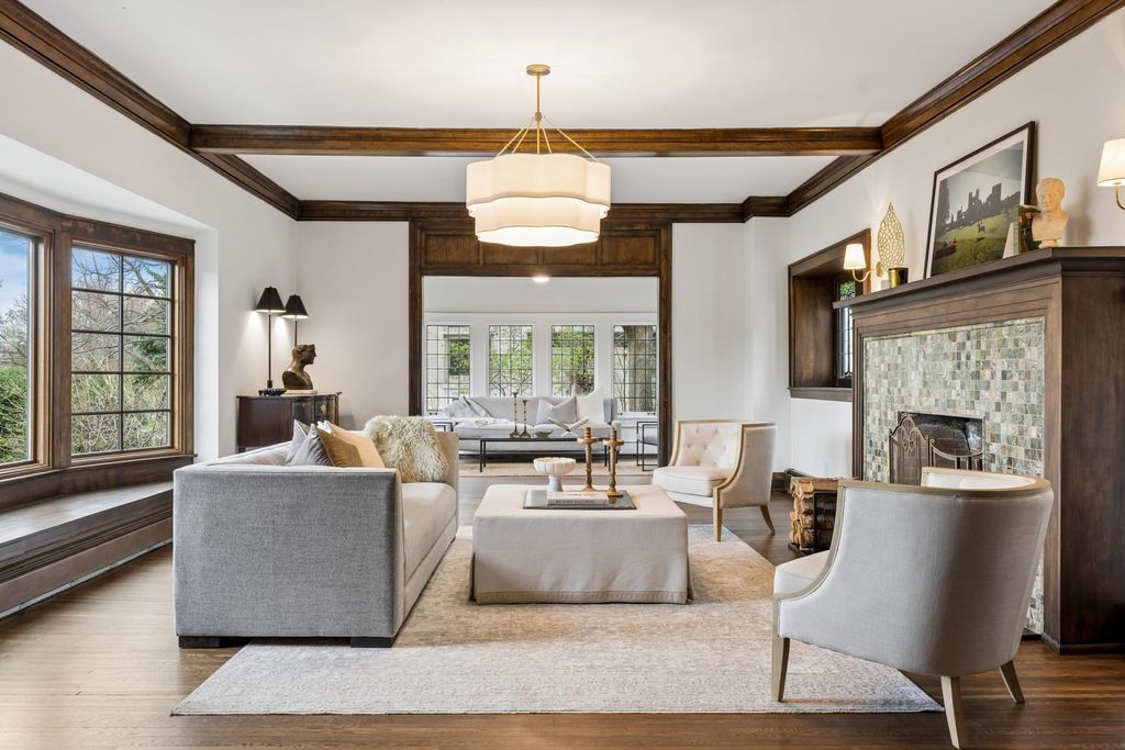 Photo of 2204 W Lake Of The Isles Parkway, Minneapolis, MN 55405 (MLS # 7061965)