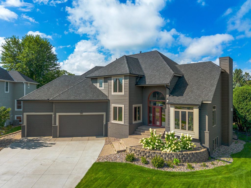 Photo of 9548 Virginia Avenue S, Bloomington, MN 55438 (MLS # 7070111)