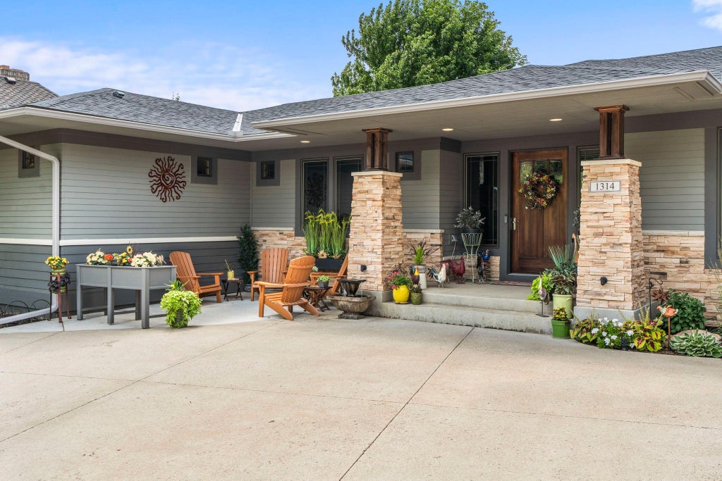 Photo of 1314 Mayflower Drive, Northfield, MN 55057 (MLS # 7098168)