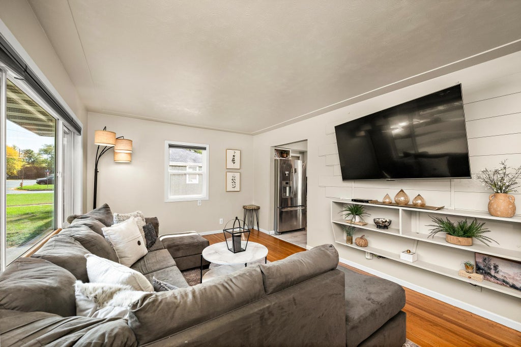 Photo of 5604 NE 5th Street NE, Fridley, MN 55432 (MLS # 7160287)