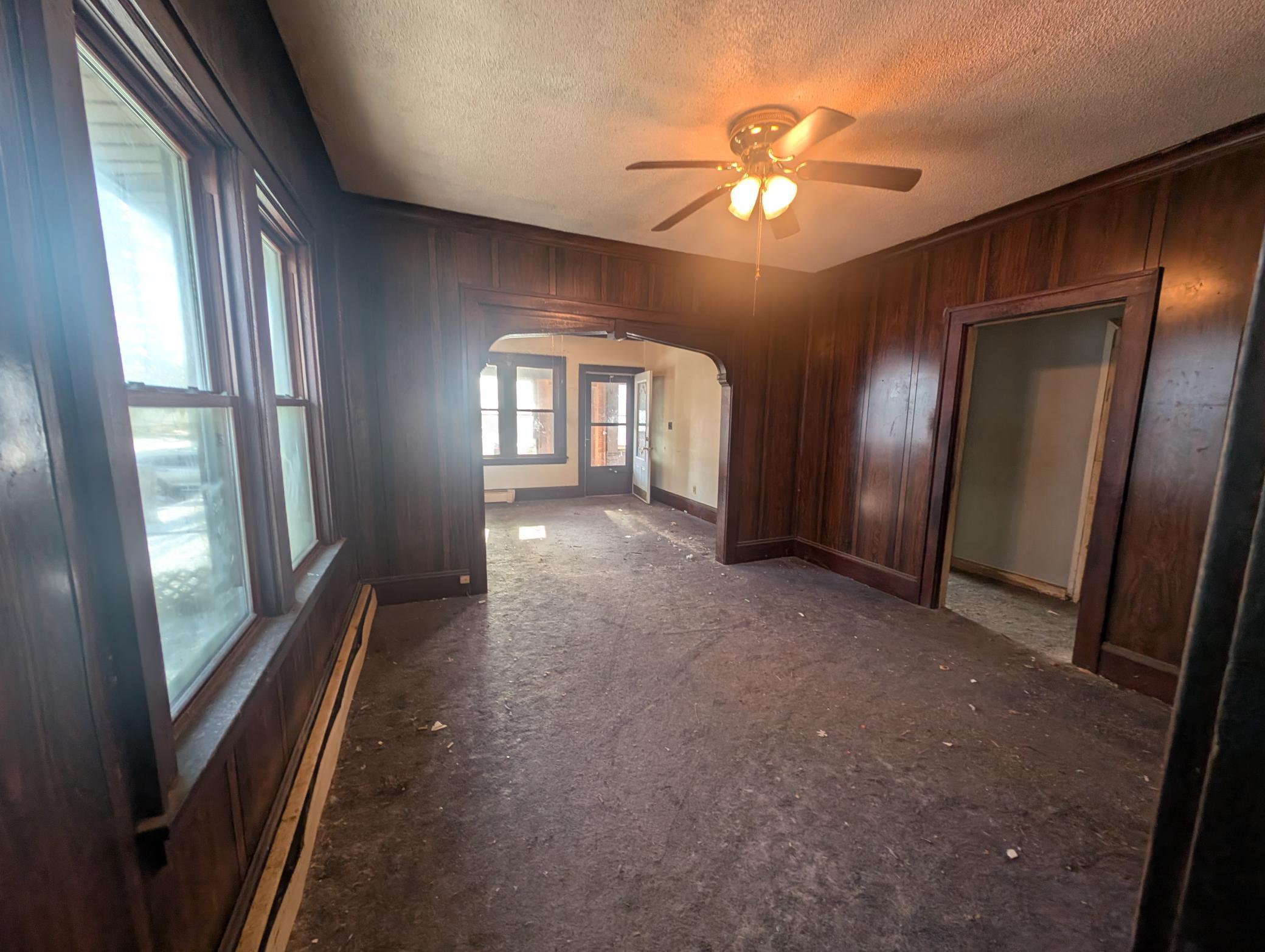 1135 Geranium Avenue E