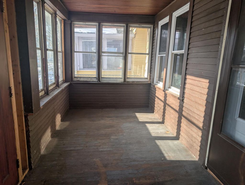 Photo of 1135 Geranium Avenue E, Saint Paul, MN 55106 (MLS # 7007154)