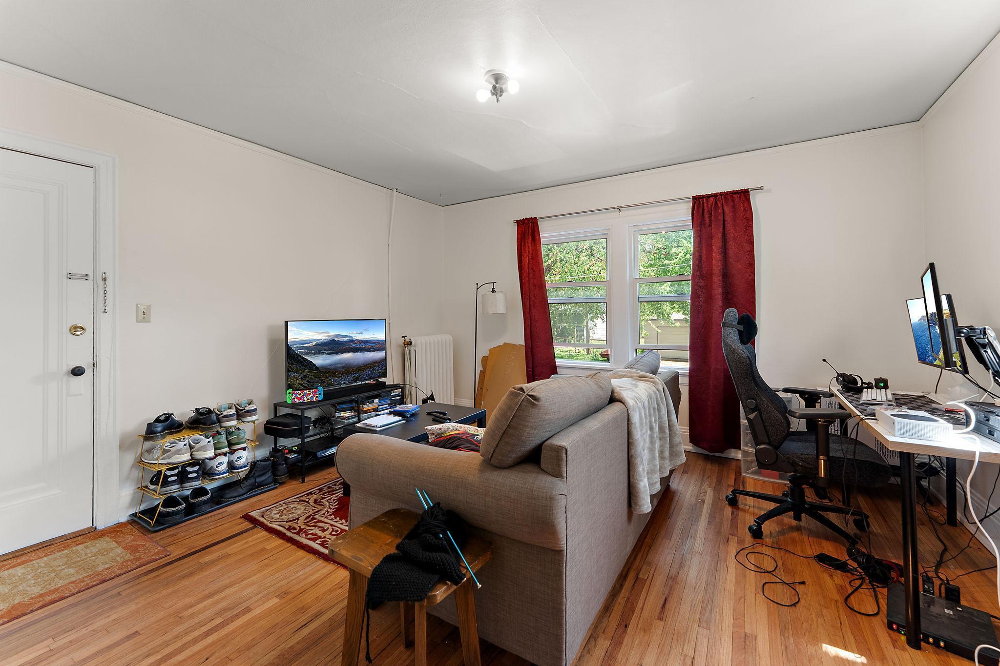 394 Cleveland Avenue N