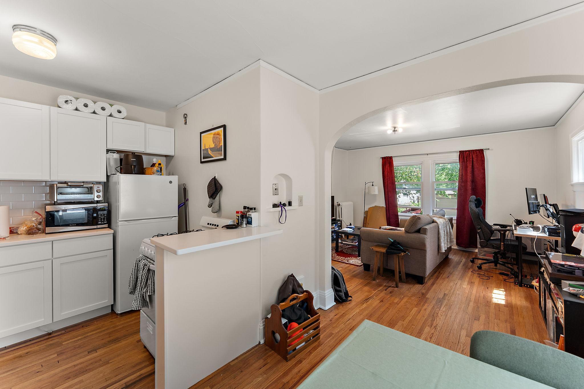 394 Cleveland Avenue N