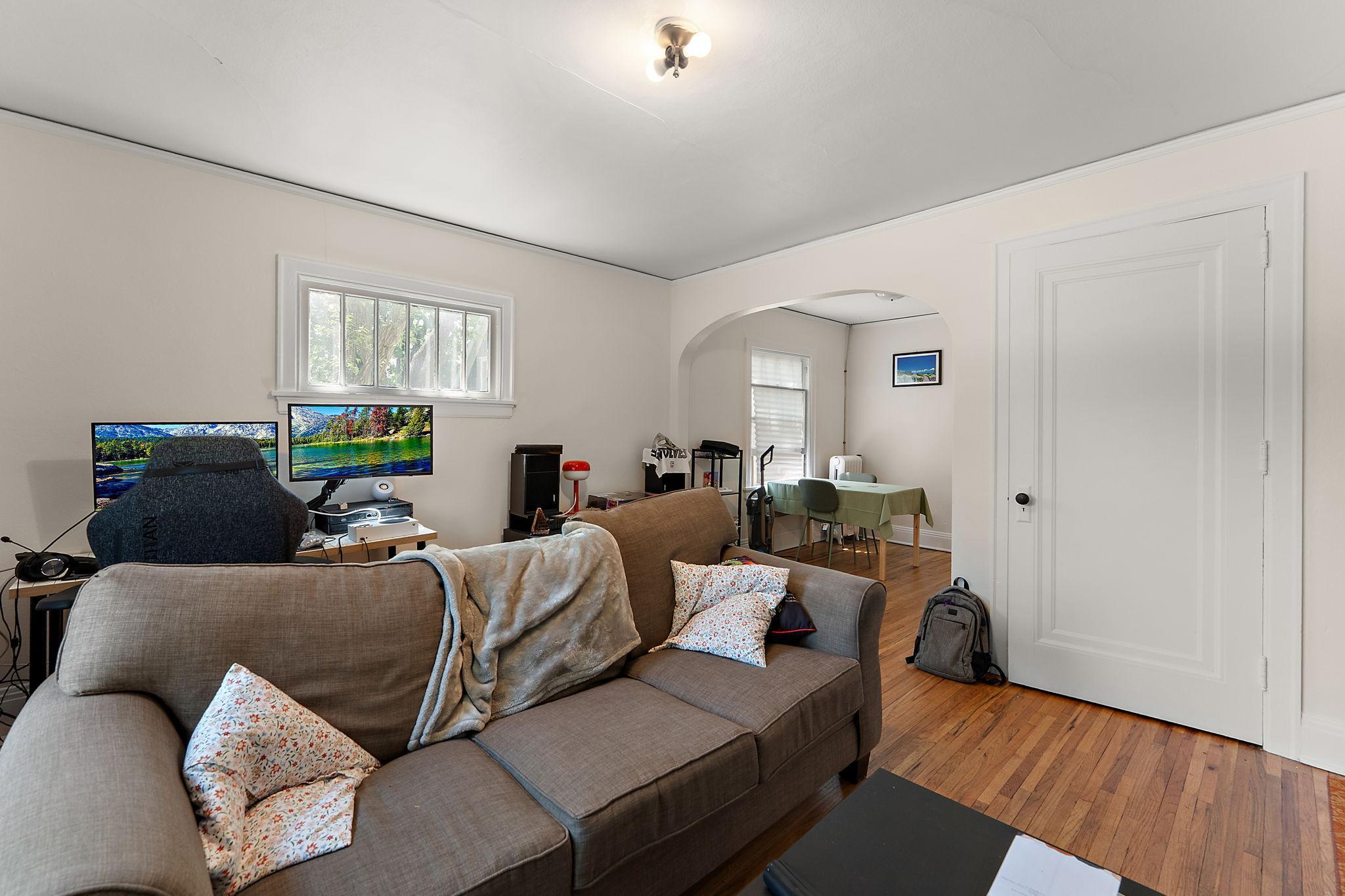 394 Cleveland Avenue N