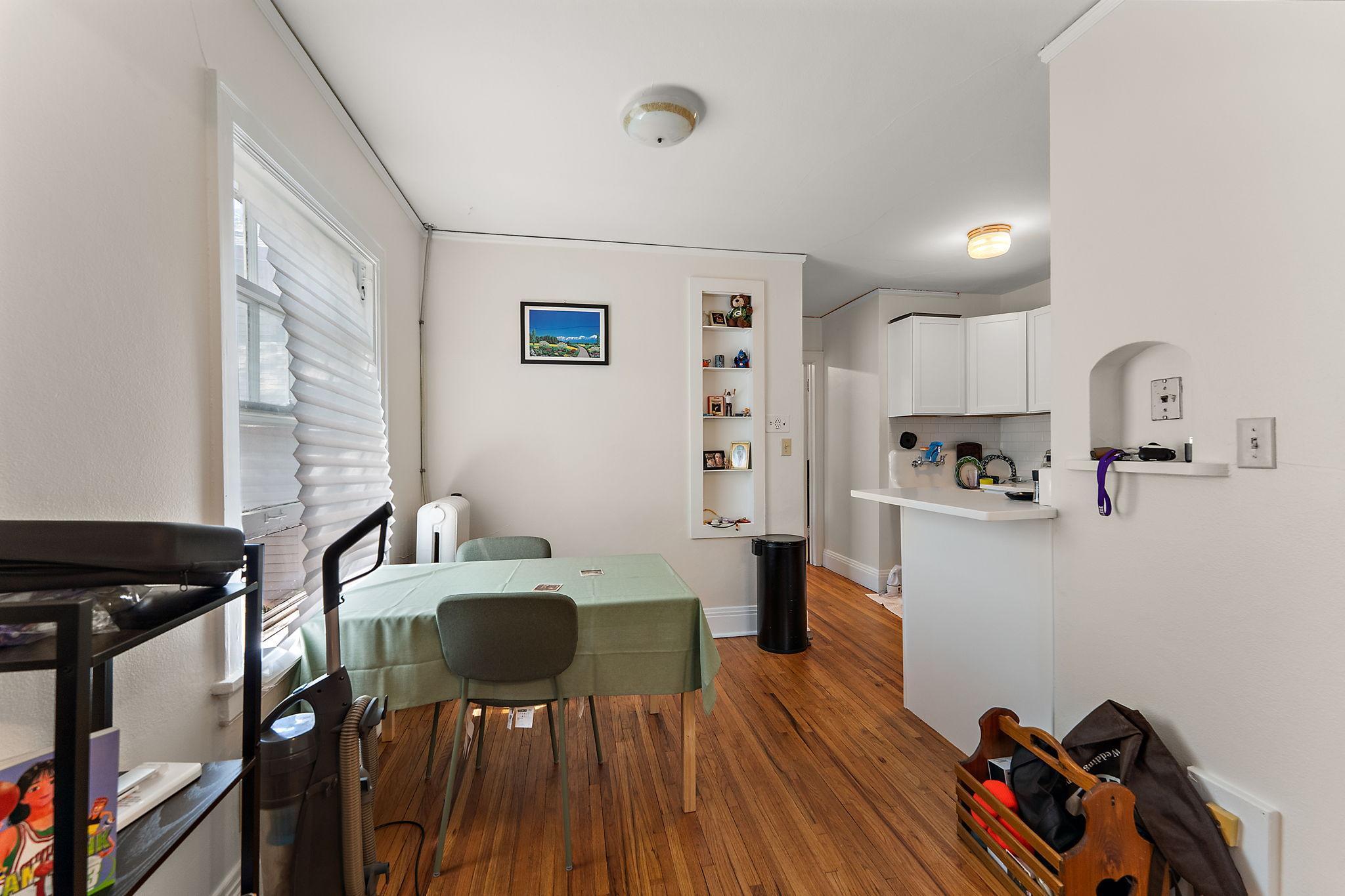 394 Cleveland Avenue N