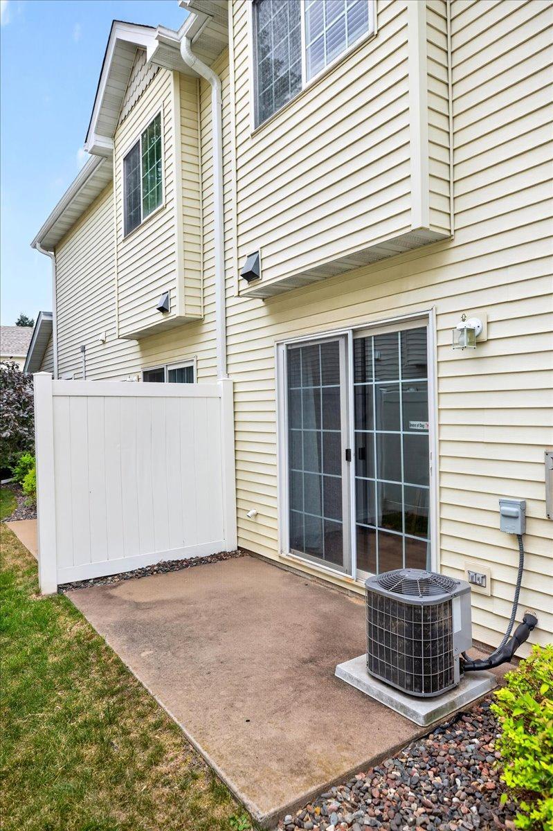 5633 138th Street N