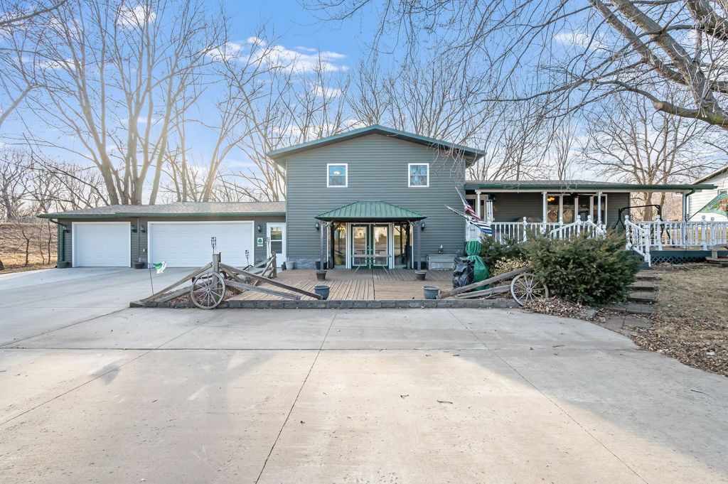 Photo of 600 Plum Avenue, Windom, MN 56101 (MLS # 7026224)