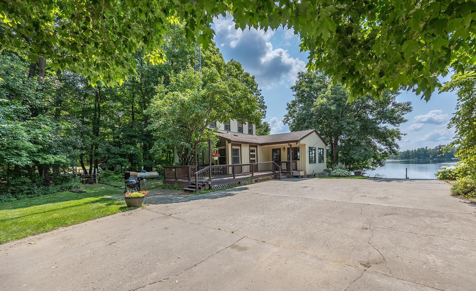 875 County 11 NW