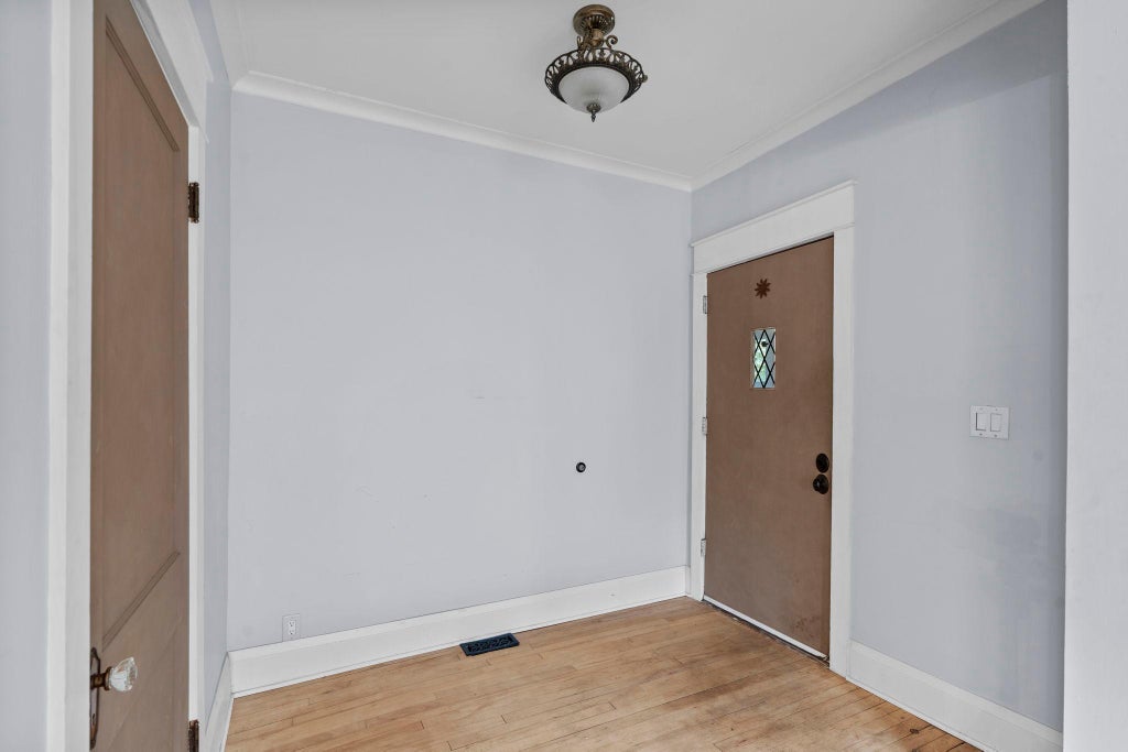 Photo of 700 Summit Avenue, Saint Paul, MN 55105 (MLS # 7162701)