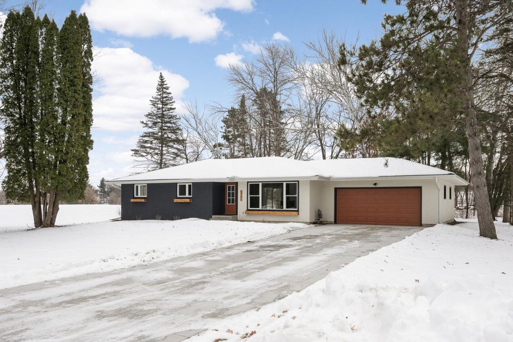 Photo of 9181 31st Street N, Lake Elmo, MN 55042 (MLS # 7001378)