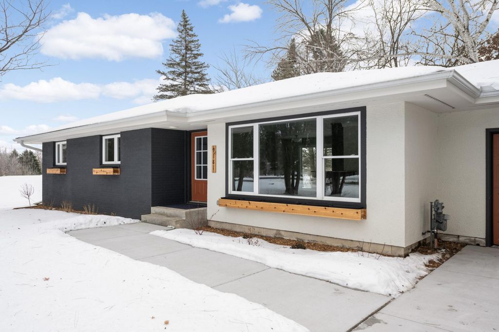 Photo of 9181 31st Street N, Lake Elmo, MN 55042 (MLS # 7001378)