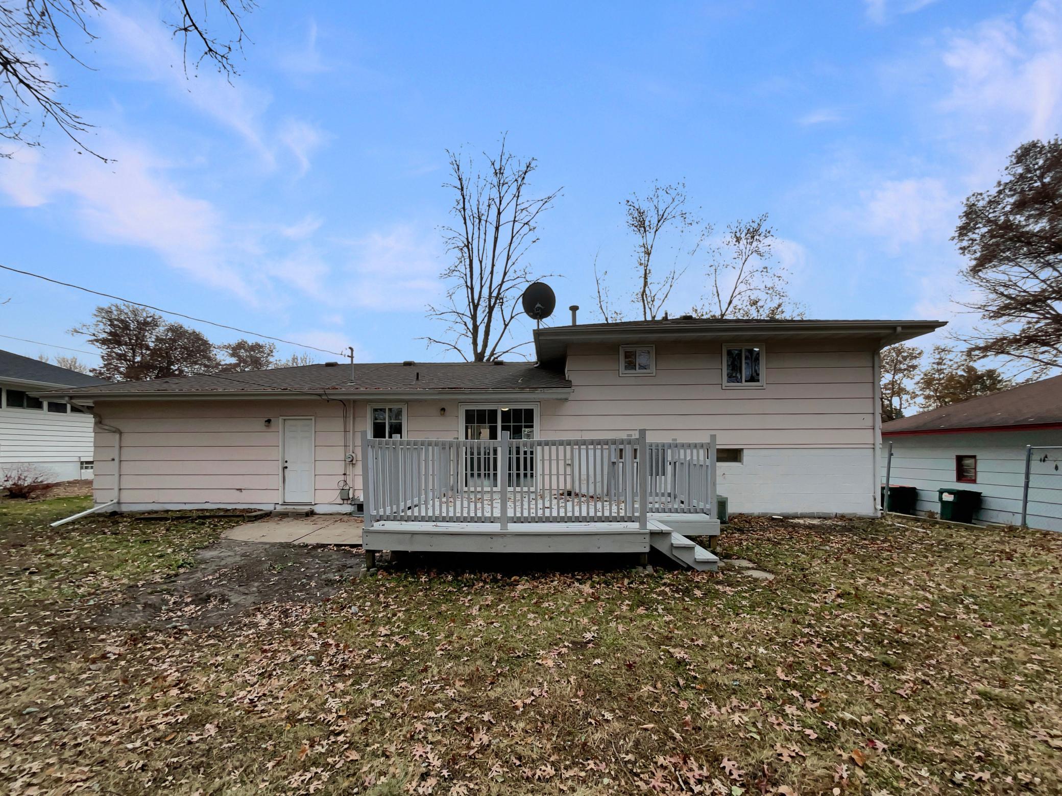 901 Oak Ridge Point NE