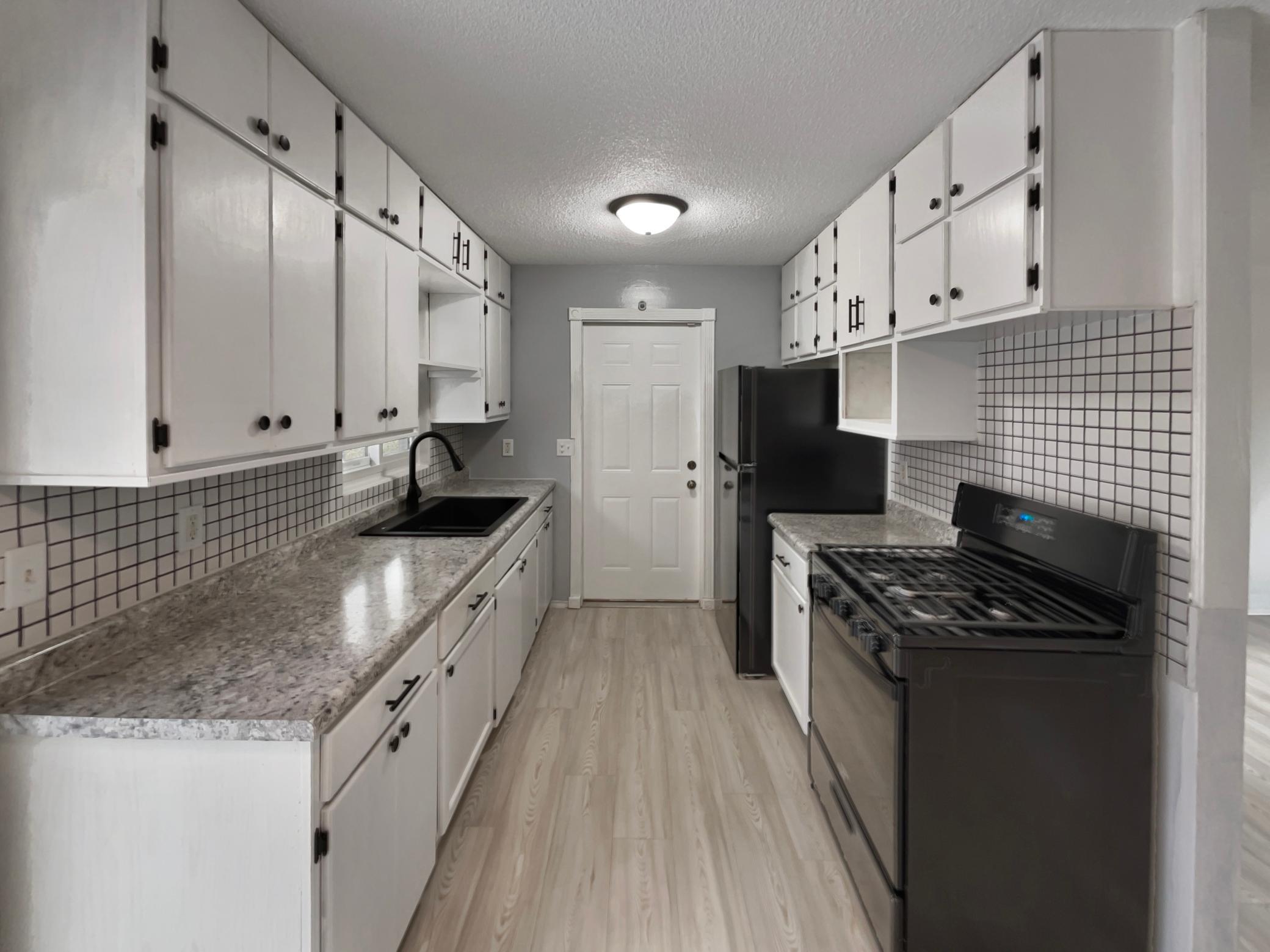 901 Oak Ridge Point NE