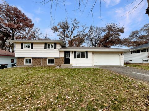 901 Oak Ridge Point NE Blaine MN 55434