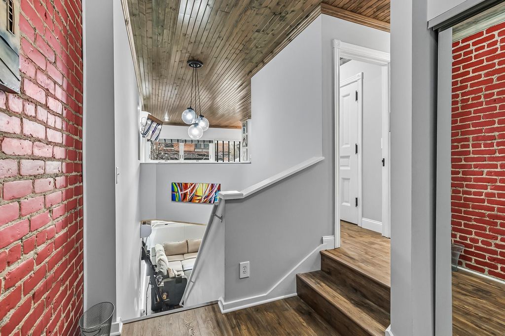 Photo of 505 Selby Avenue #3, Saint Paul, MN 55102 (MLS # 7031357)