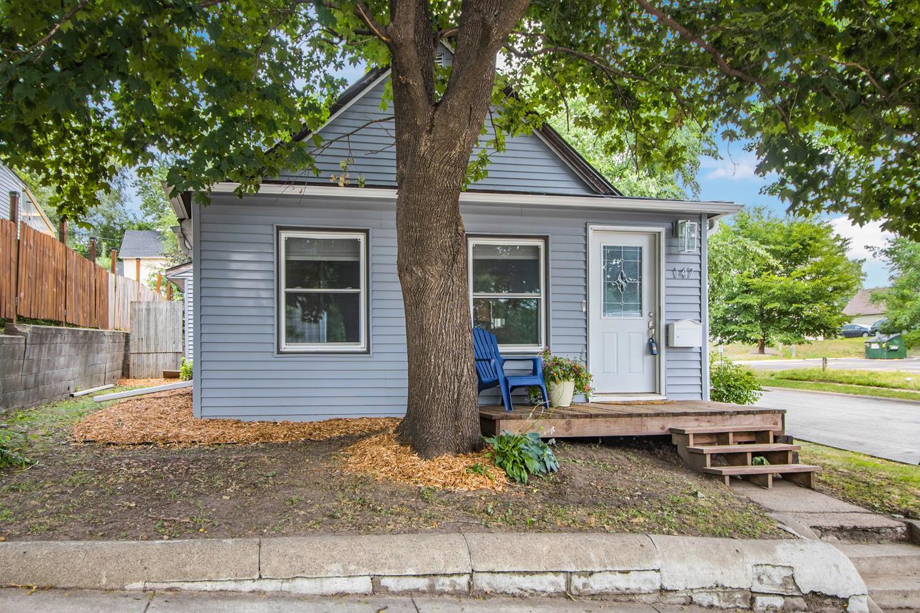 147 Lawson Avenue E