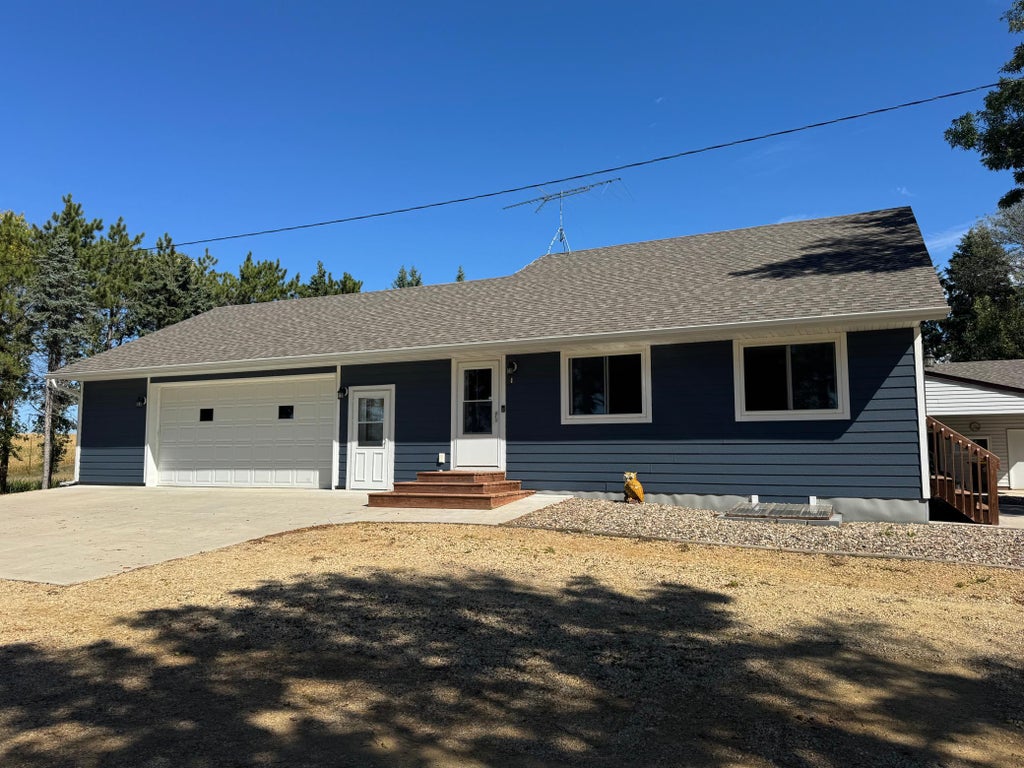 Photo of 14347 380th Street, Montgomery, MN 56069 (MLS # 7144987)