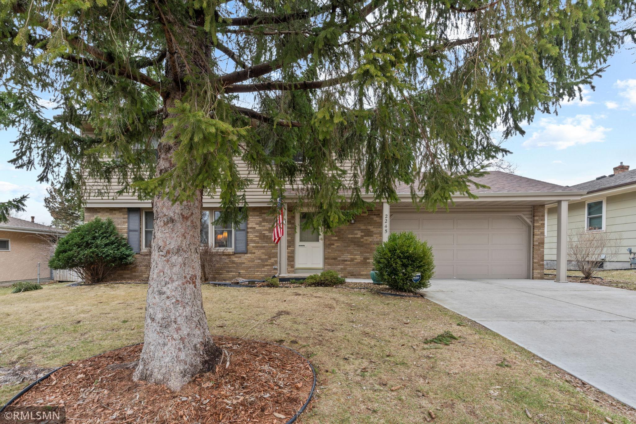 2245 Maple Lane E