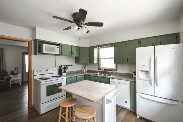567 W 5TH ST, ZUMBROTA, MN 55992 - Image 1e2eecaf559ca9f79d9936ccce7b418f/3768615862