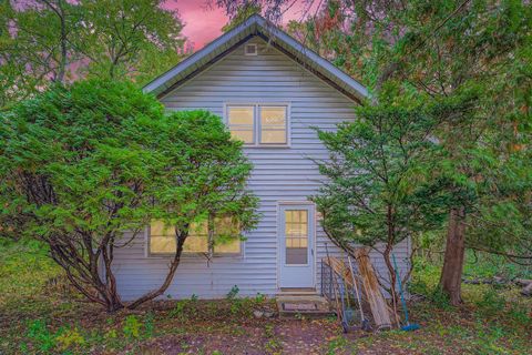 5146 Woodhill Road Minnetonka MN 55345