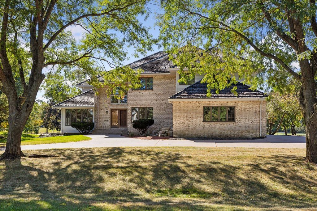 Photo of 3 Hill Farm Circle, North Oaks, MN 55127 (MLS # 6780160)