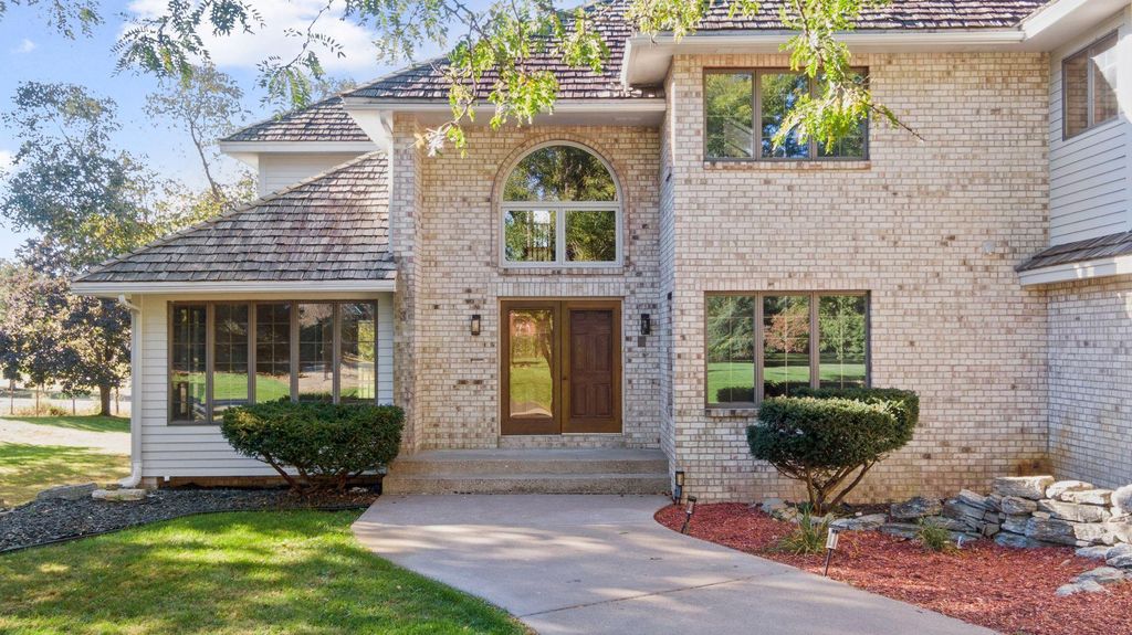 Photo of 3 Hill Farm Circle, North Oaks, MN 55127 (MLS # 6780160)