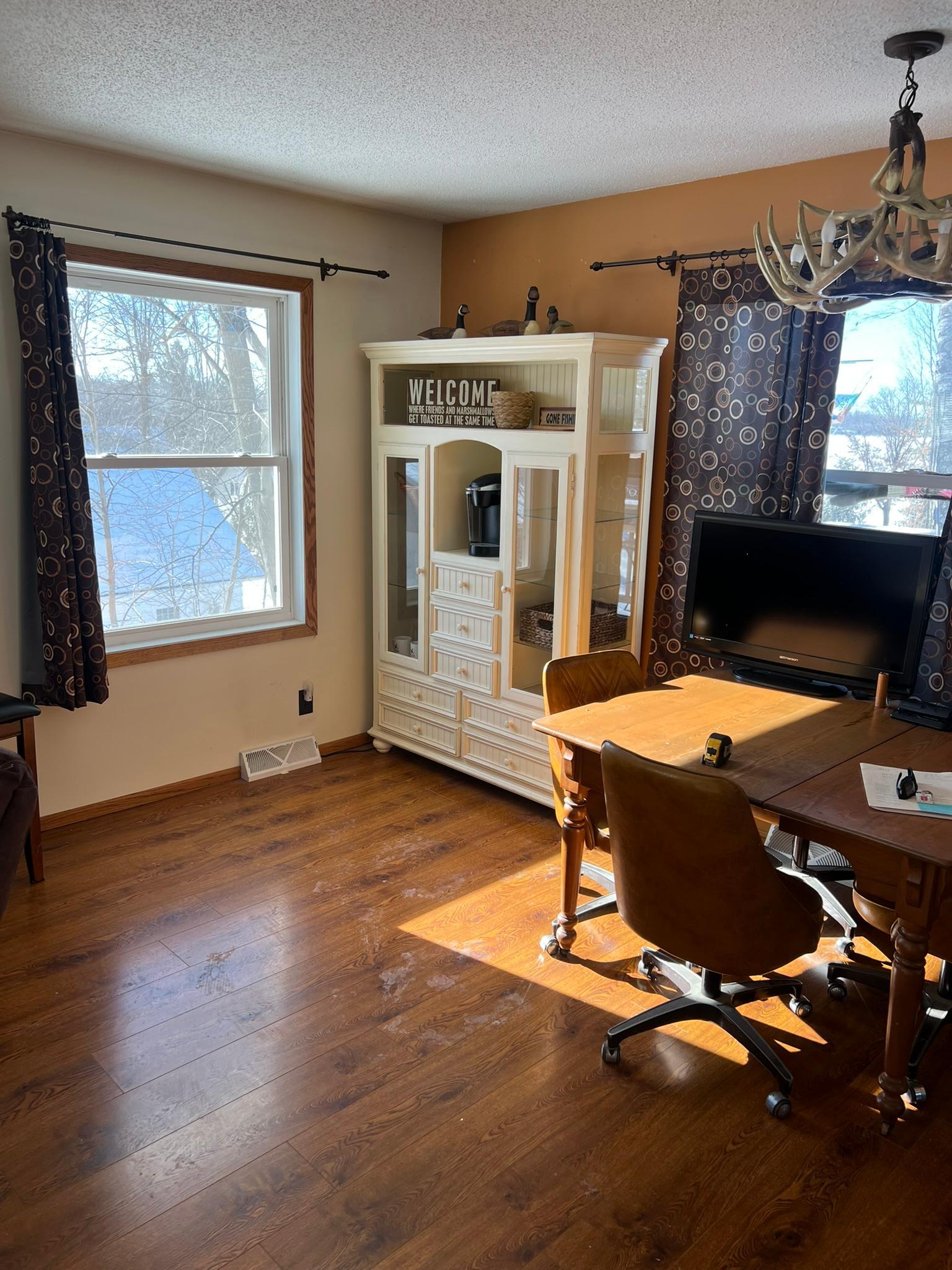 2152 E Round Lake Lane